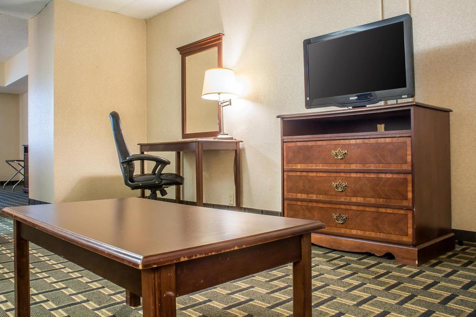 Quality Inn & Suites Palm Island Indoor Waterpark Main image 1
